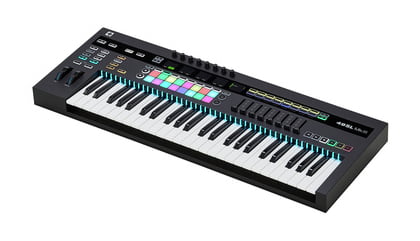 Novation 49SL MKIII · fotografía de producto de Thomann