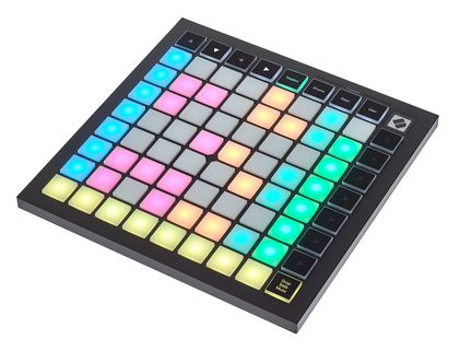 Novation Launchpad Mini MK3 · fotografía de producto de Thomann